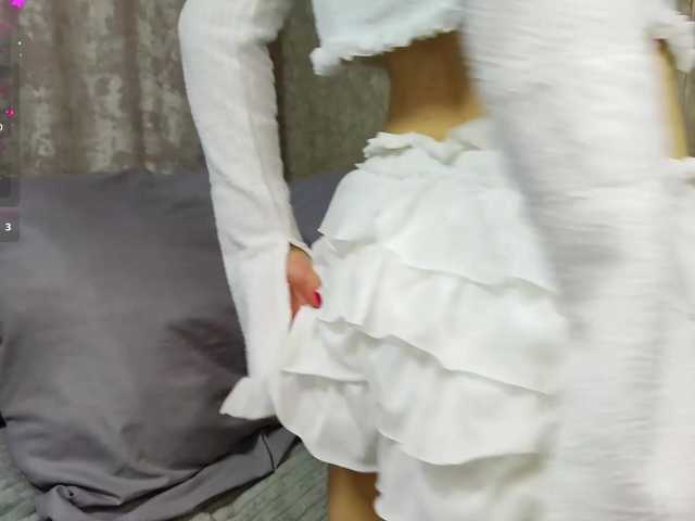 SwettyEllis's BongaCams show and profile