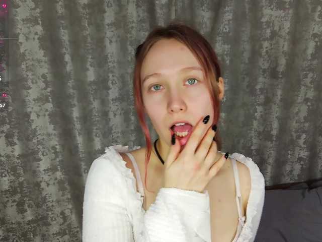 SwettyEllis's BongaCams show and profile