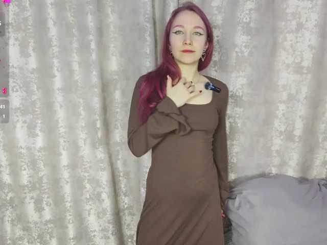 SwettyEllis's BongaCams show and profile