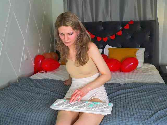 Cipherella Live Webcam on BongaCams