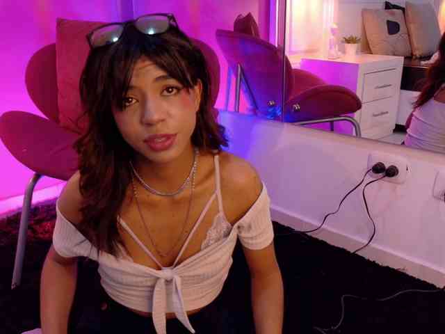 Foxxy-Roxxy webcam