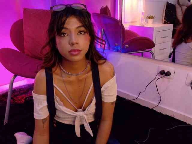 Foxxy-Roxxy webcam