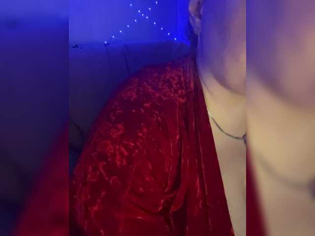 RobinLili's BongaCams show and profile