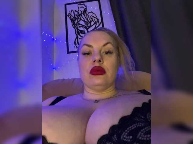 RobinLili's BongaCams show and profile