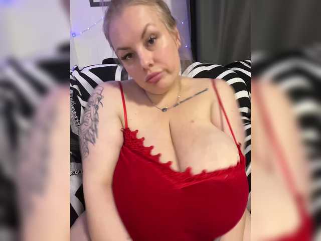 RobinLili's BongaCams show and profile
