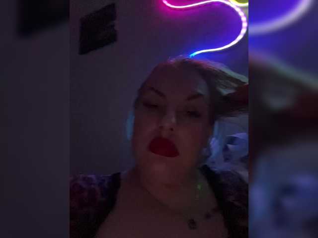 RobinLili's BongaCams show and profile