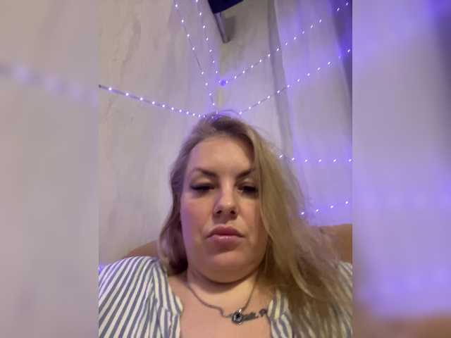 RobinLili – webcam model profile photo