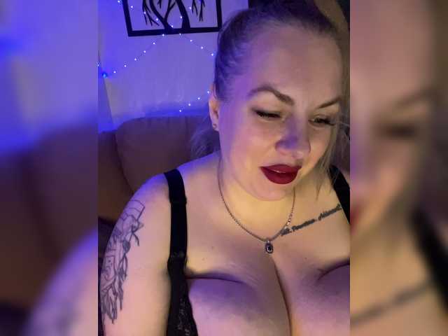 видео RobinLili