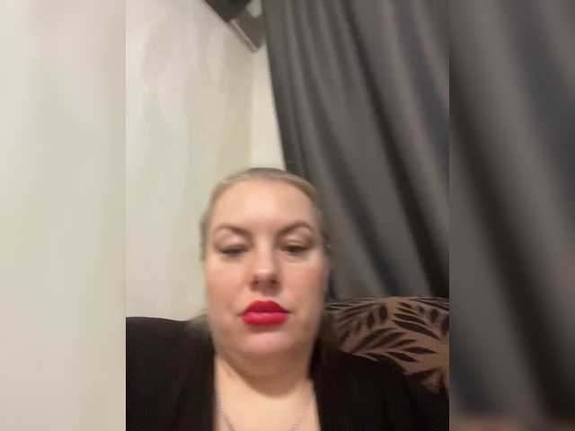 RobinLili's BongaCams show and profile