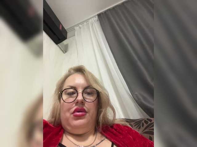 RobinLili's BongaCams show and profile