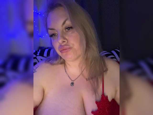 RobinLili's BongaCams show and profile