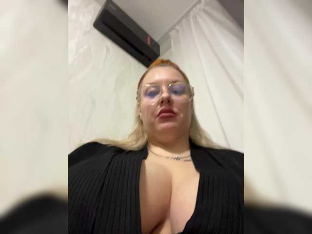 RobinLili – webcam model profile photo