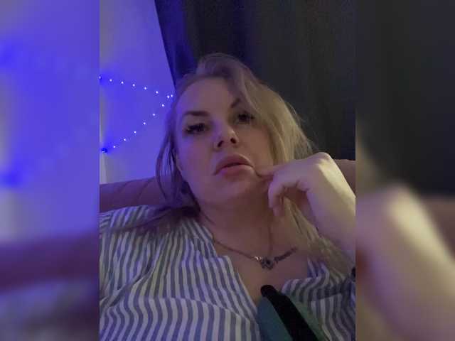 RobinLili – webcam model profile photo