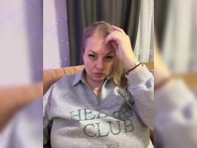 RobinLili's BongaCams show and profile