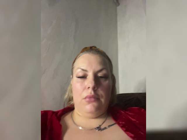 RobinLili's BongaCams show and profile