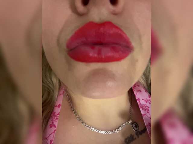 RobinLili – webcam model profile photo