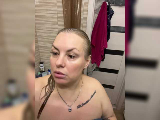 RobinLili's BongaCams show and profile