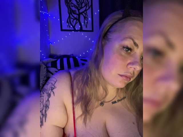 RobinLili's BongaCams show and profile