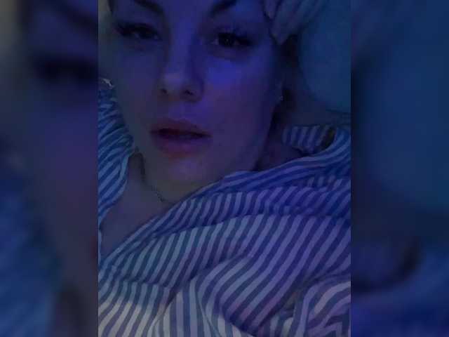 RobinLili – webcam model profile photo