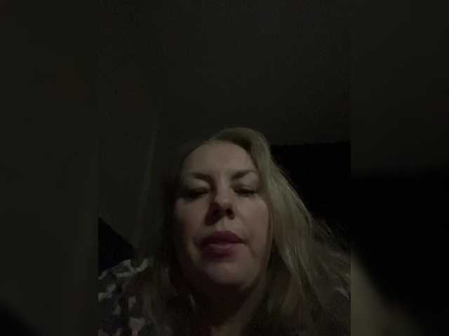 RobinLili's BongaCams show and profile