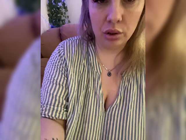 RobinLili — Hey, my amazing viewers!  It's so great to have you here! Tips are always appreciated and will make the stream even more fun! 