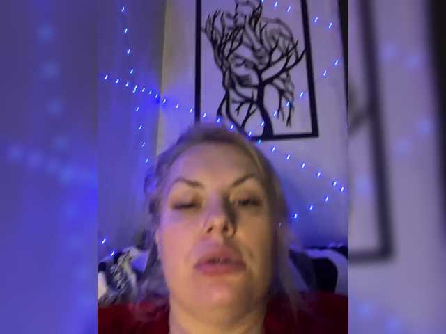 RobinLili's BongaCams show and profile