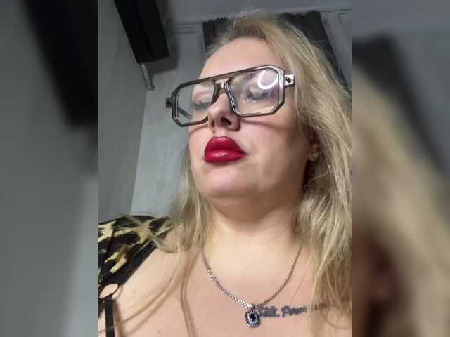 RobinLili – webcam model profile photo