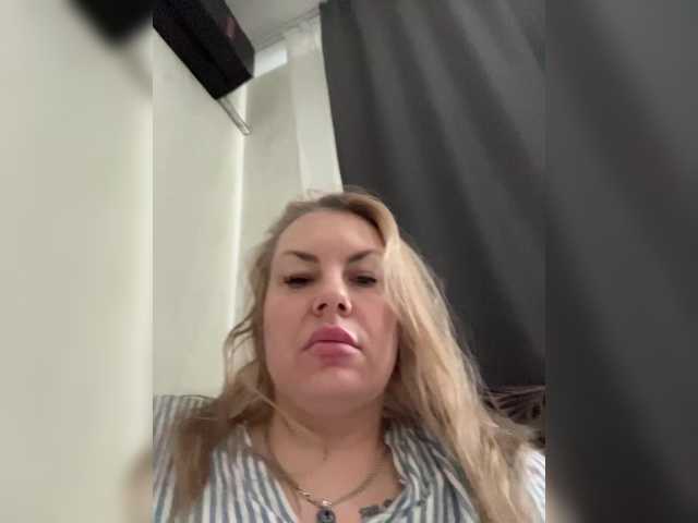 RobinLili – webcam model profile photo