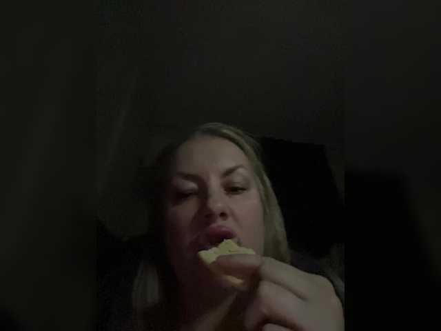 RobinLili's BongaCams show and profile