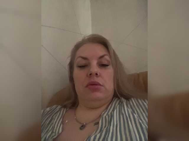 RobinLili's BongaCams show and profile