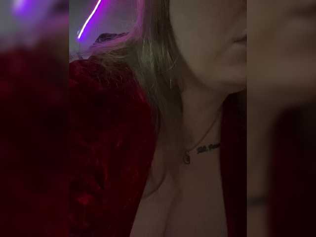 RobinLili's BongaCams show and profile