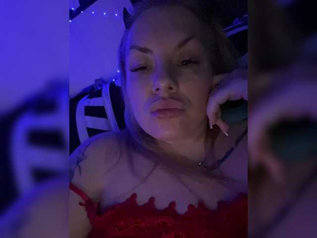 видео RobinLili