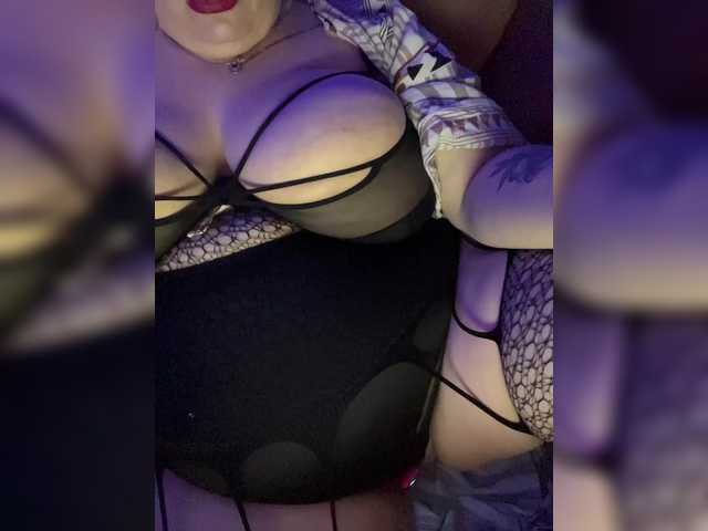 RobinLili free chat on liveonude