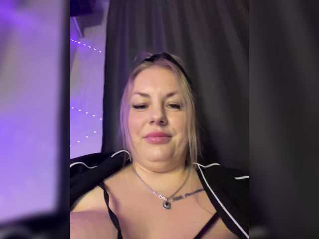 RobinLili – webcam model profile photo