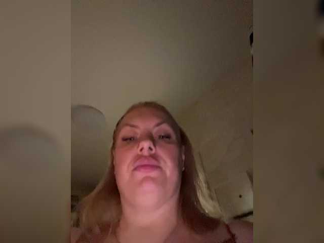 RobinLili's BongaCams show and profile