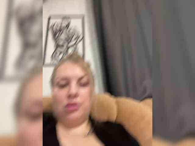RobinLili webcam