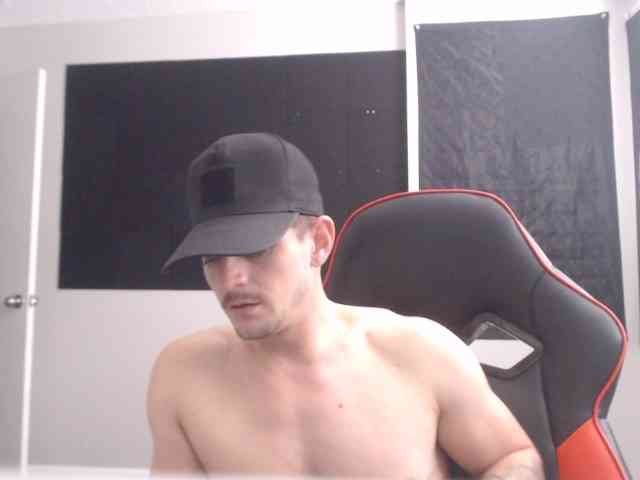 CumMaster95 Live Webcam on BongaCams