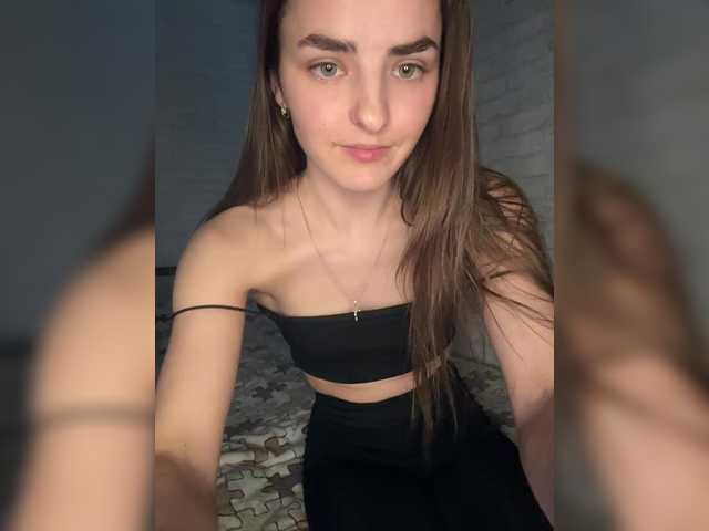 Eva-241's BongaCams show and profile