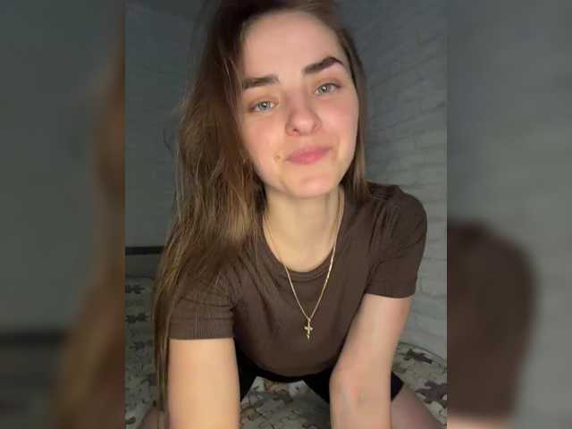 Eva-241's BongaCams show and profile