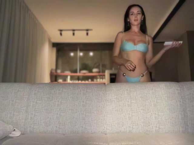 GoddessLaVitaBella's BongaCams show and profile