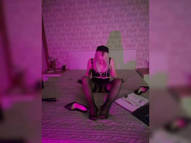 VirginiaSlims00 from BongaCams