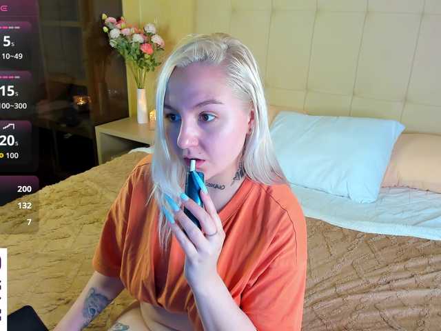 Debbie-Taylor's BongaCams show and profile