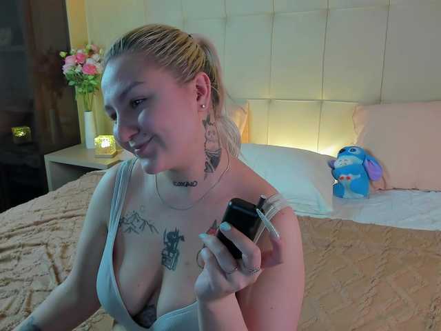 Debbie-Taylor's BongaCams show and profile