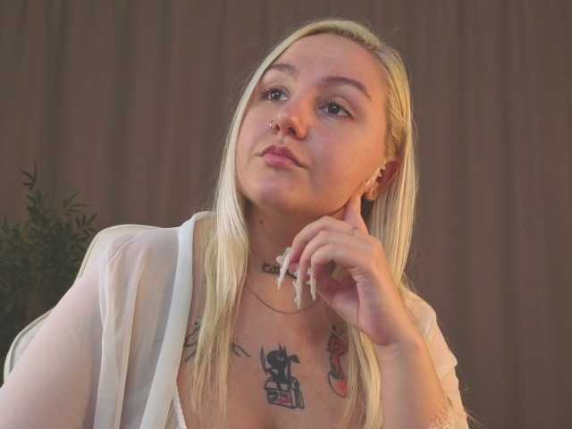 Debbie-Taylor's BongaCams show and profile