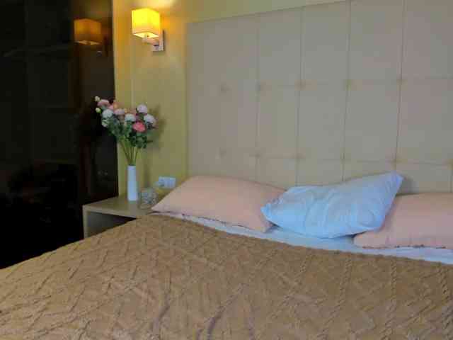 Debbie-Taylor webcam