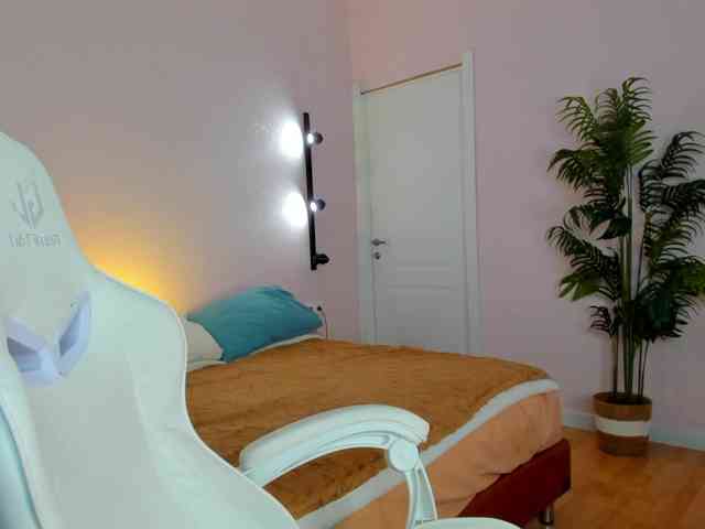 Debbie-Taylor webcam