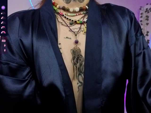 Lappyloo's BongaCams show and profile