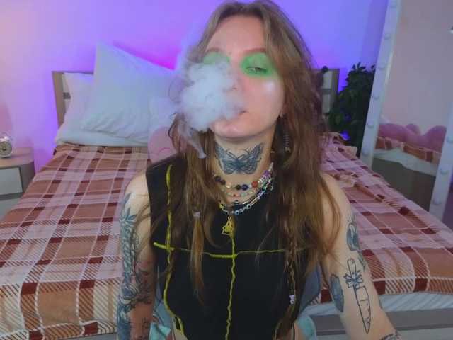 Lappyloo's BongaCams show and profile