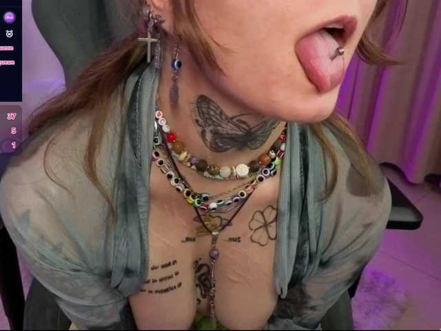 Lappyloo's BongaCams show and profile