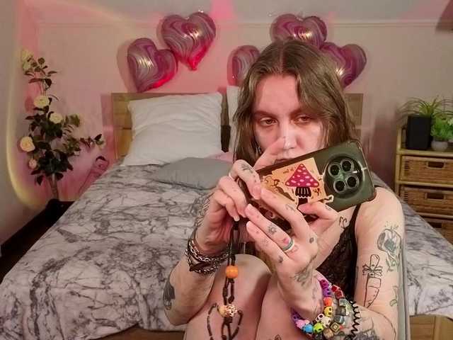 Lappyloo's BongaCams show and profile